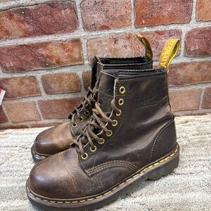 Vtg Dr Martens 1460 Boots 8-Eye UK 6  Women’s US 8 Brown Leather Made In England